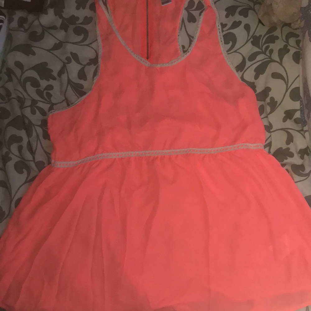 Bongo shirt in a coral color
